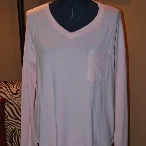 NWT Calvin Klein V Neck top with front pocket - Picture 1 of 5